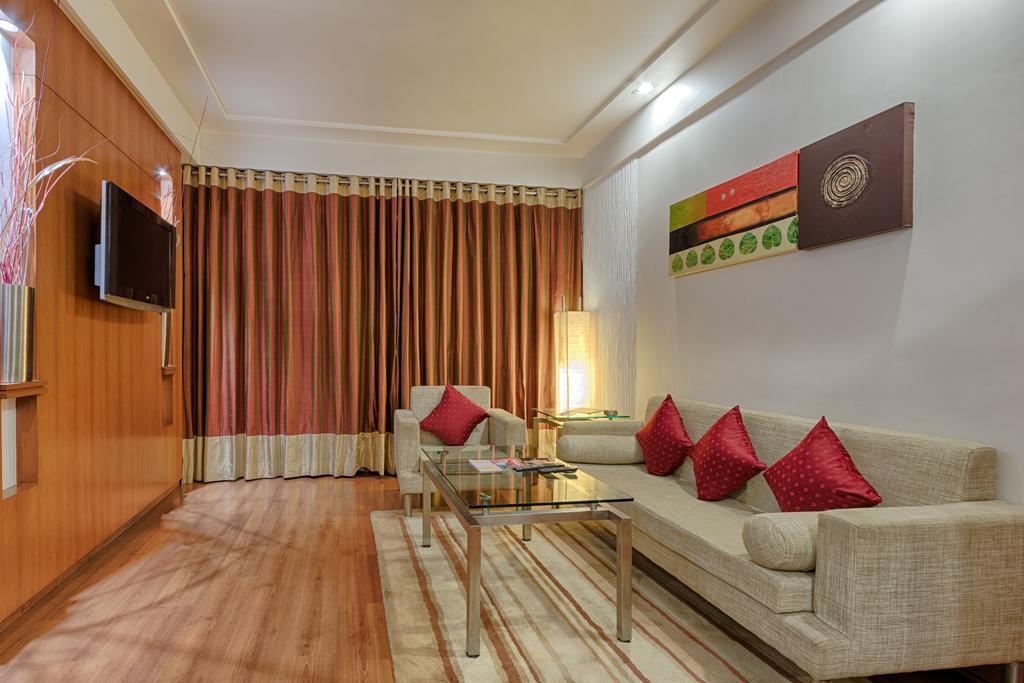 Quality Hotel D V Manor Виджаявада Экстерьер фото
