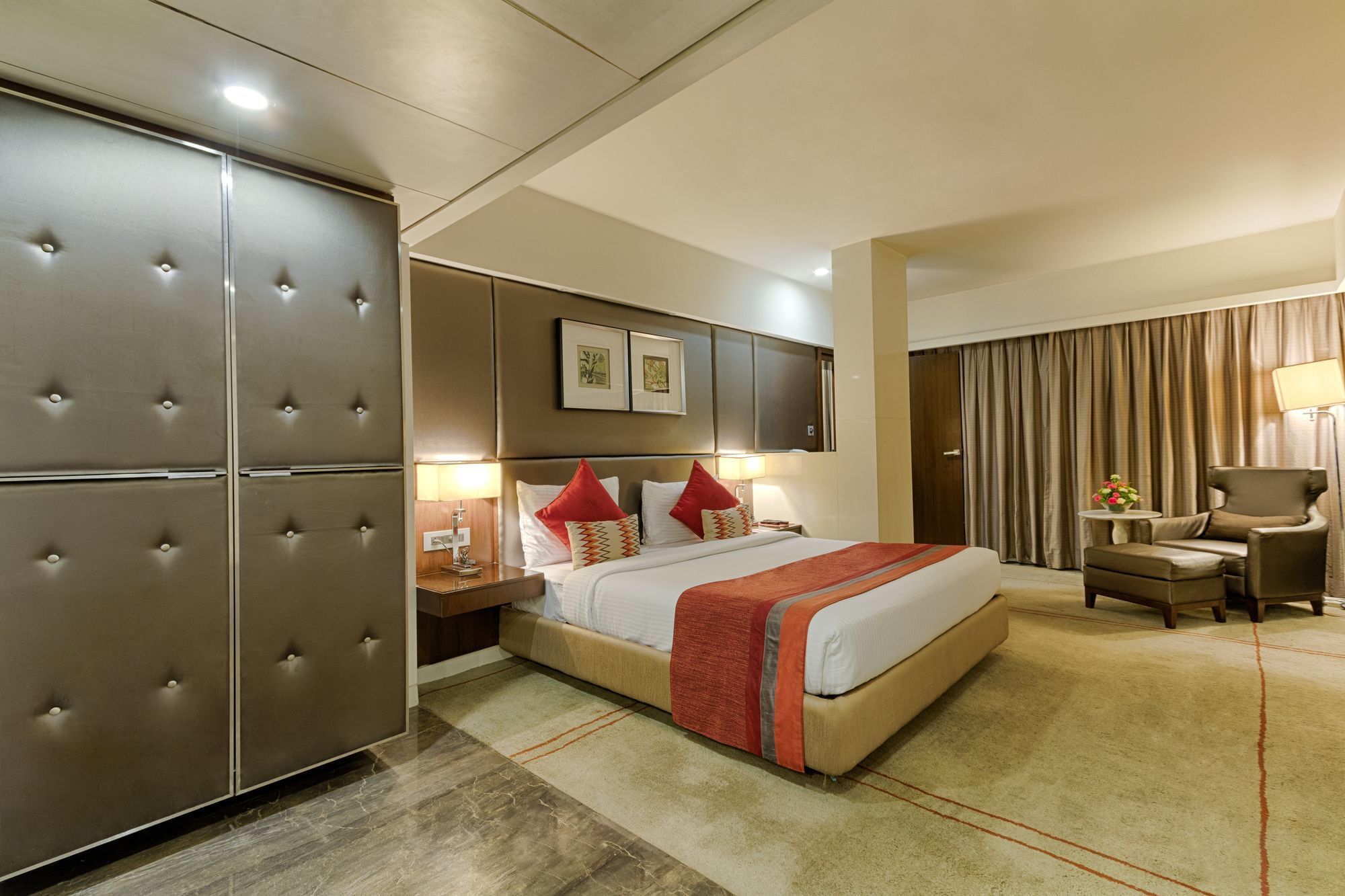 Quality Hotel D V Manor Виджаявада Экстерьер фото